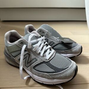 Brand New Never Worn - New Balance 990V5 Sneakers